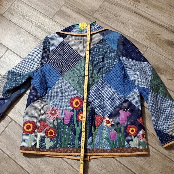 Ladie's Quilt Jacket Handmade Multicolor Floral Theme - Picture 5 of 10
